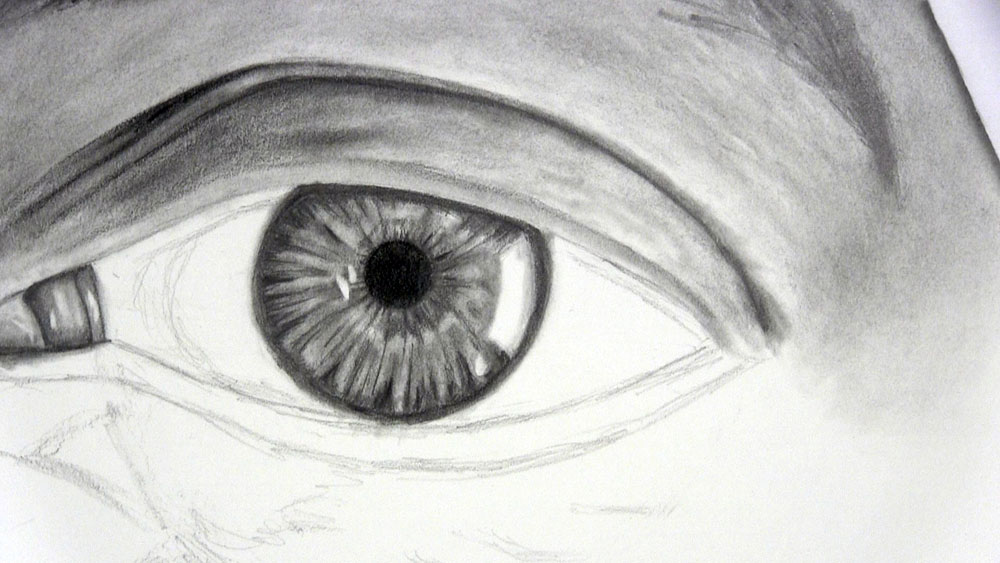 draw an iris with highlights for a more realistic eye