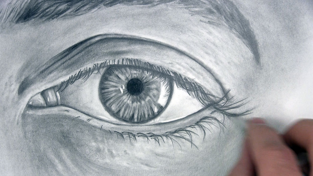 finish drawing the eyelashes